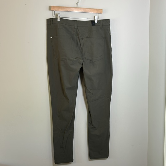 VUORI Meta Pant Athletic Slim Fit 32 inch Olive Green Stretch Sz 34 x 32 - Picture 7 of 15